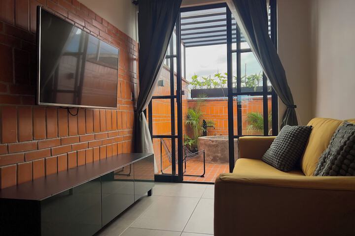 Room 18 of 28