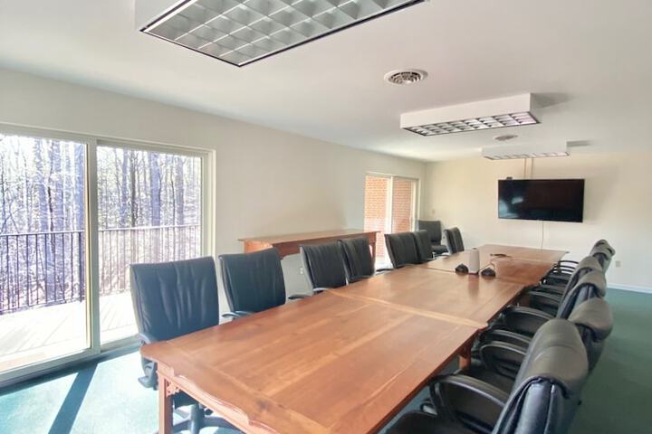 Business Center 42 of 51