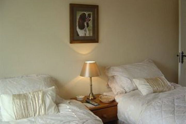 Room 4 of 6