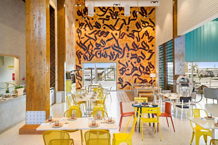 Dining 48 of 61