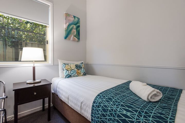 Room 11 of 27