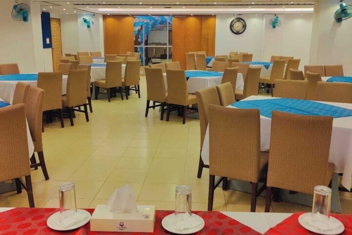 Dining 37 of 75