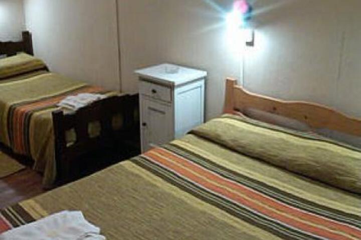 Room 8 of 9