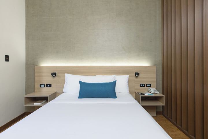 Room 16 of 46