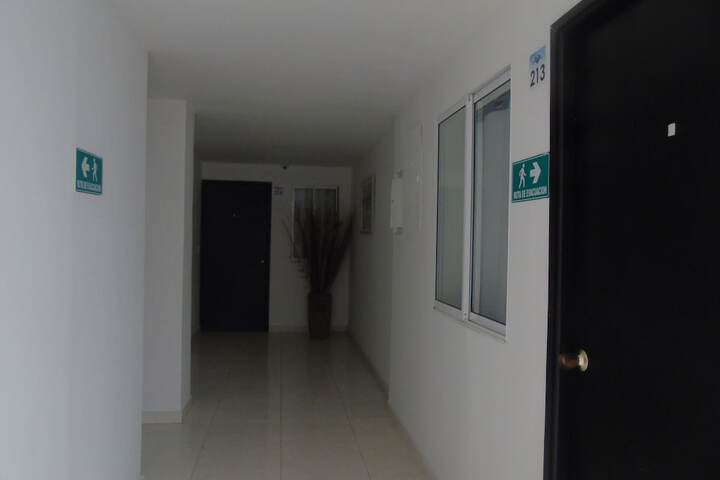 Ballroom/Hall 26 of 29