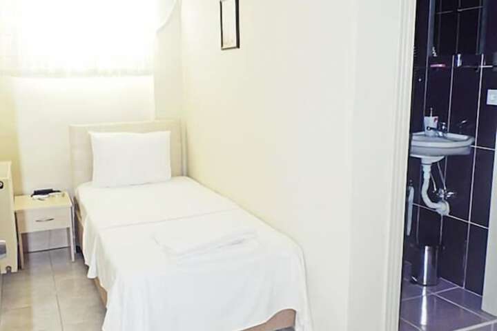 Room 21 of 29