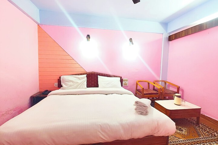 Room 2 of 17