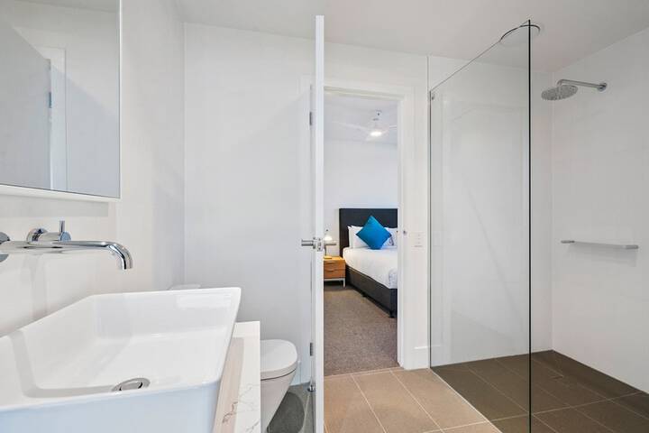 Room 21 of 33