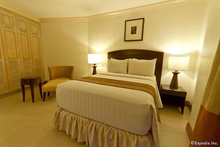 Room 18 of 121