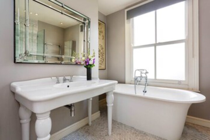 Room 4 of 28