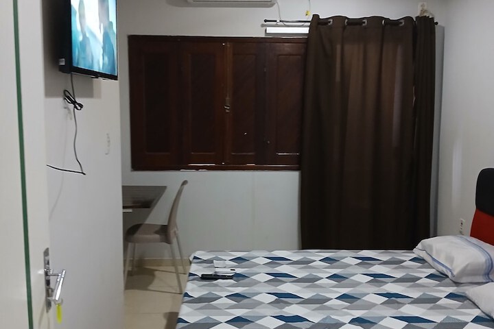 Room 7 of 12