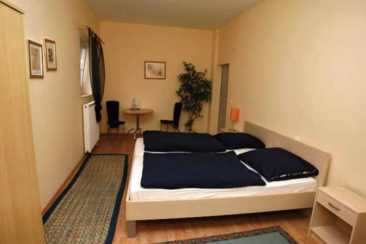 Room 8 of 25