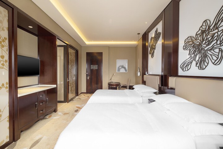 Room 6 of 35