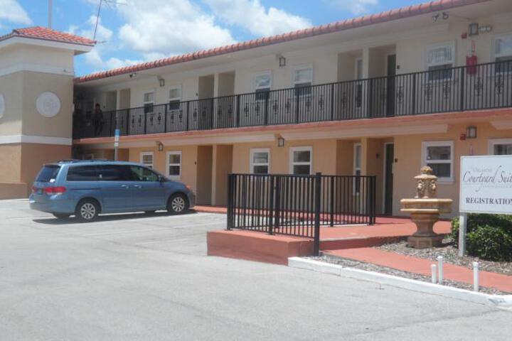 ORLANDO COURTYARD SUITES