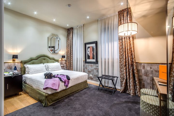 Room 11 of 29