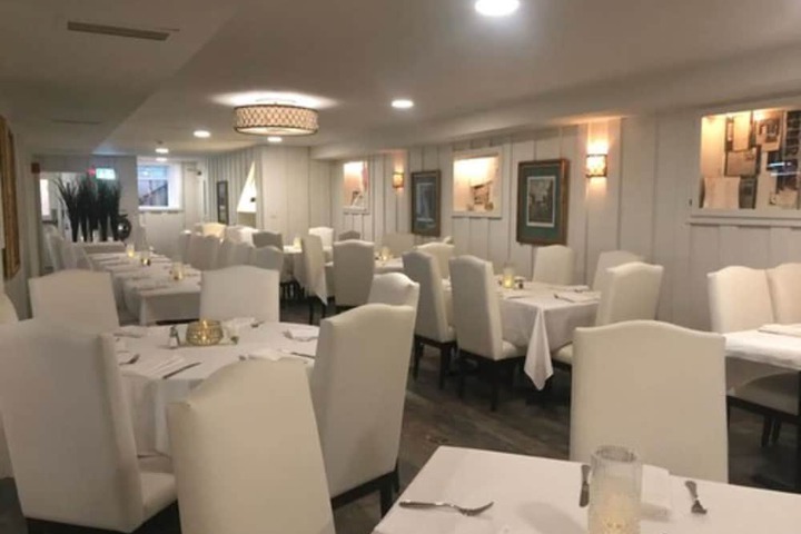 Dining 53 of 82