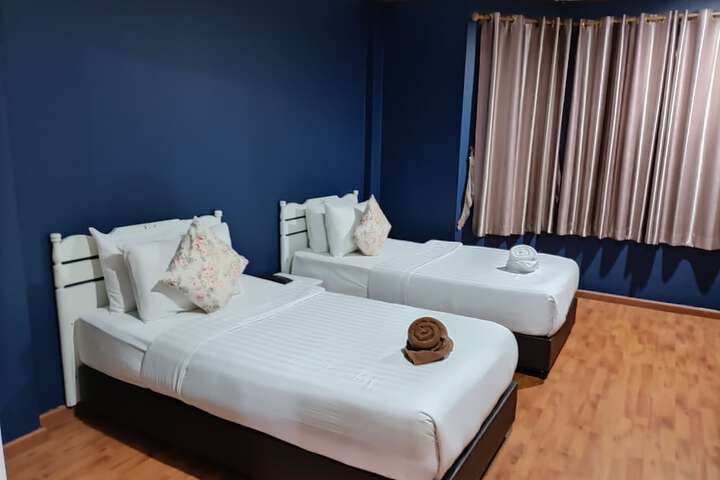 Room 4 of 24