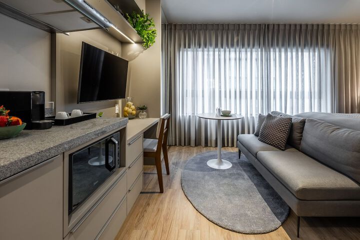Room 4 of 41