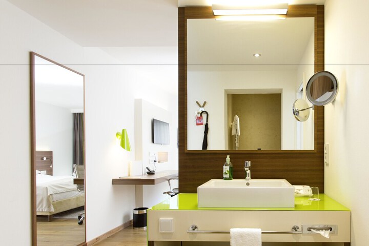 Room 20 of 48