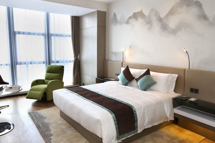 Room 14 of 42