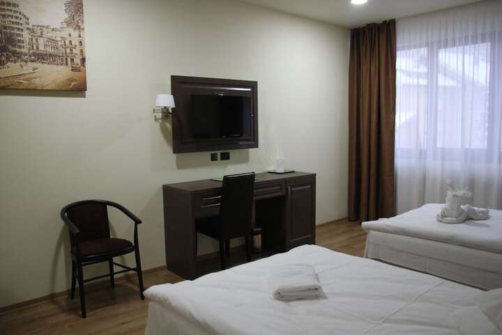 Room 30 of 106