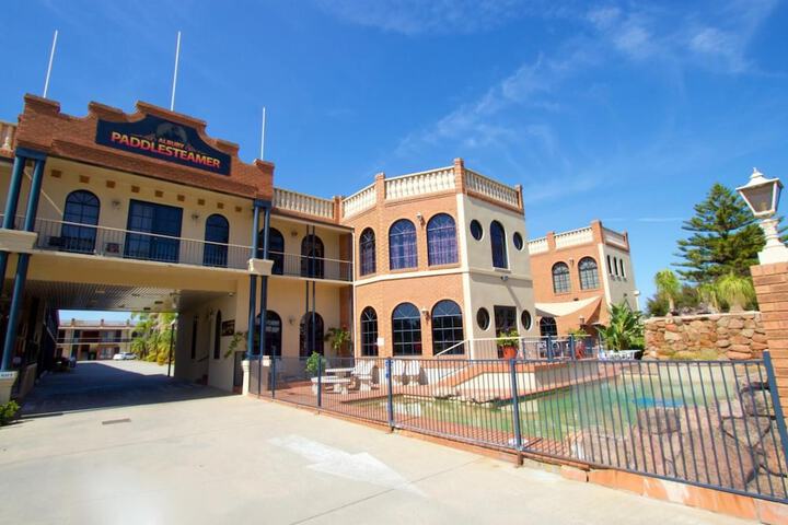 Pool Hotel