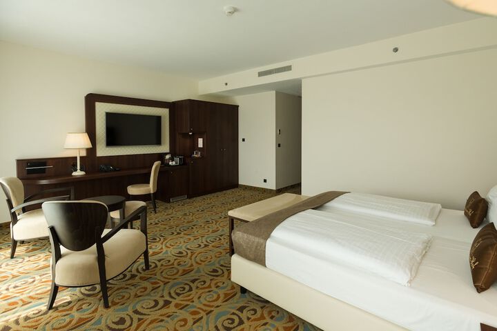Room 18 of 49
