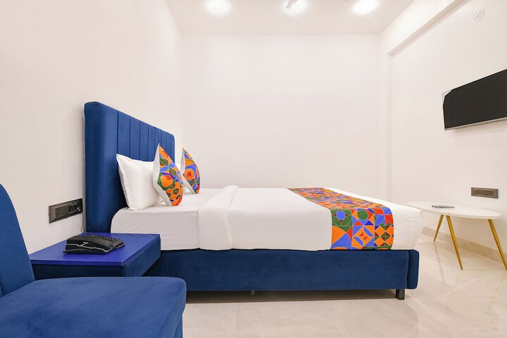 Room 16 of 28