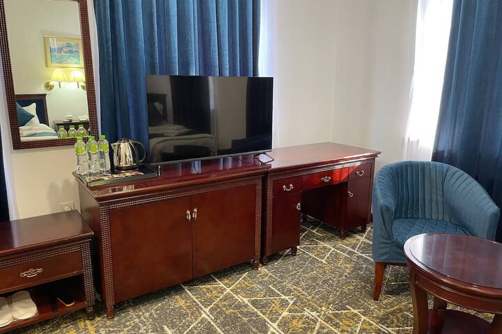 Room 14 of 27