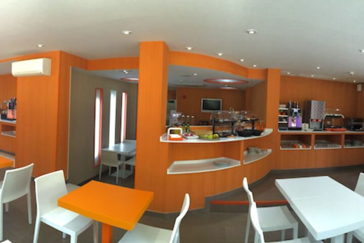 Dining 59 of 60