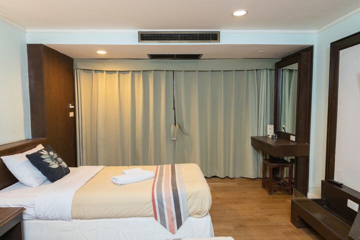 Room 30 of 61