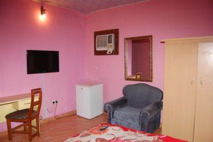 Room 7 of 15