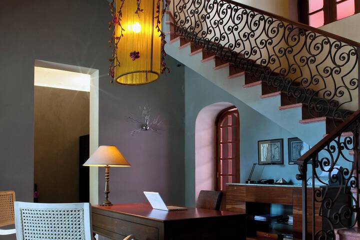 Entrance & Lobby