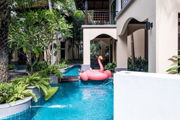 Pool 115 of 210