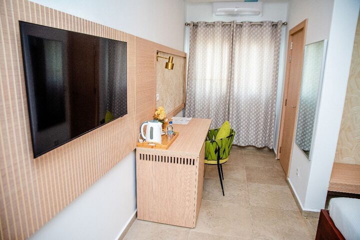 Room 12 of 52