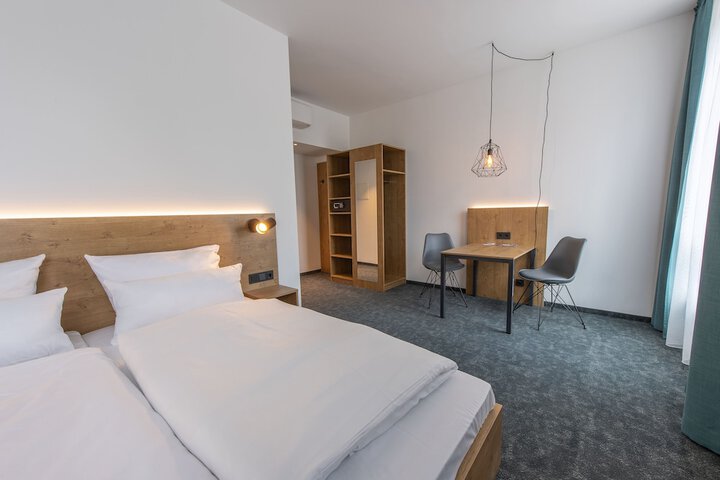 Room 4 of 19