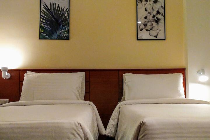 Room 5 of 15
