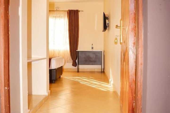 Room 3 of 16