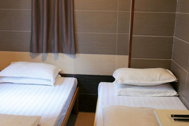 Room 3 of 46