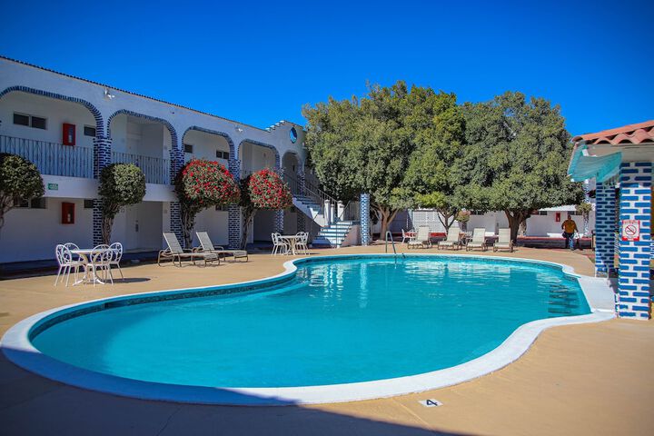 Pool 28 of 38