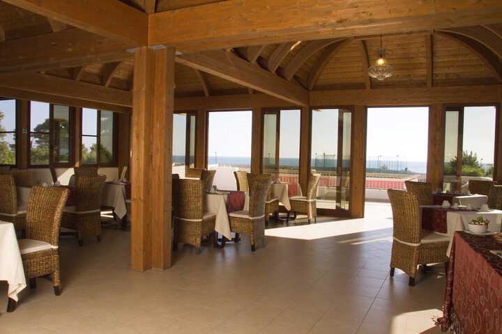 Breakfast/Coffee Service 42 of 65