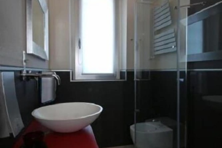 Room 7 of 13