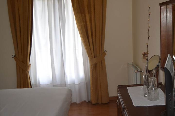 Room 3 of 46