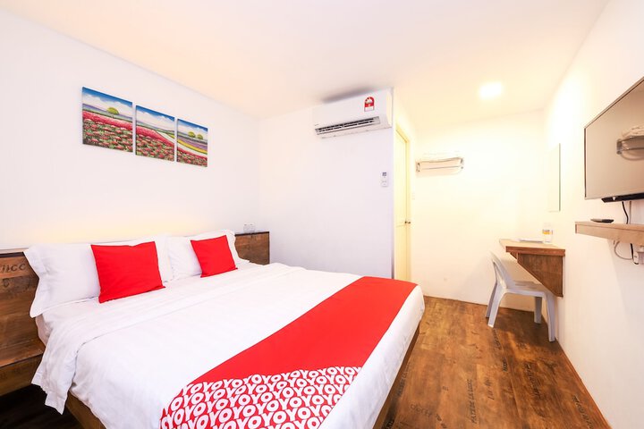 Room 14 of 33