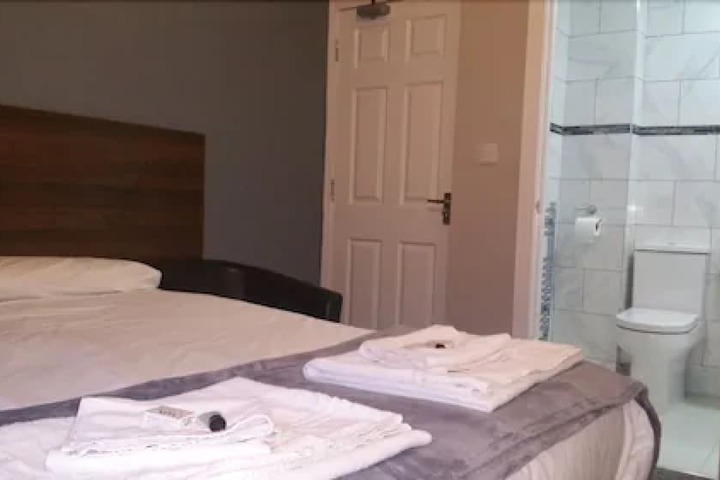 Room 12 of 43