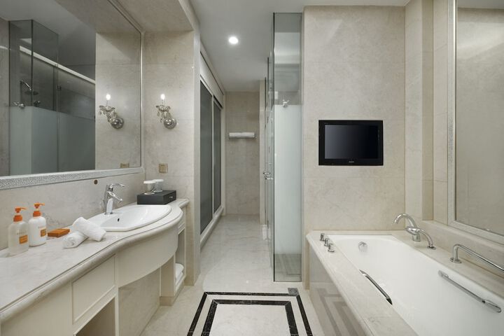 Room 27 of 75