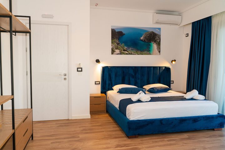 Room 25 of 46