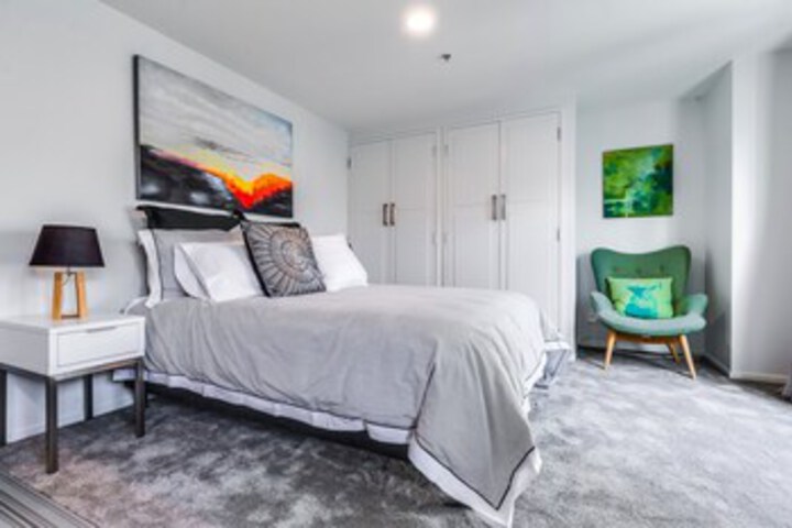 Room 9 of 21