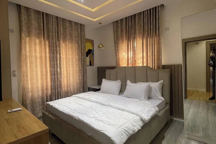 Bengerald Hotel & Suites