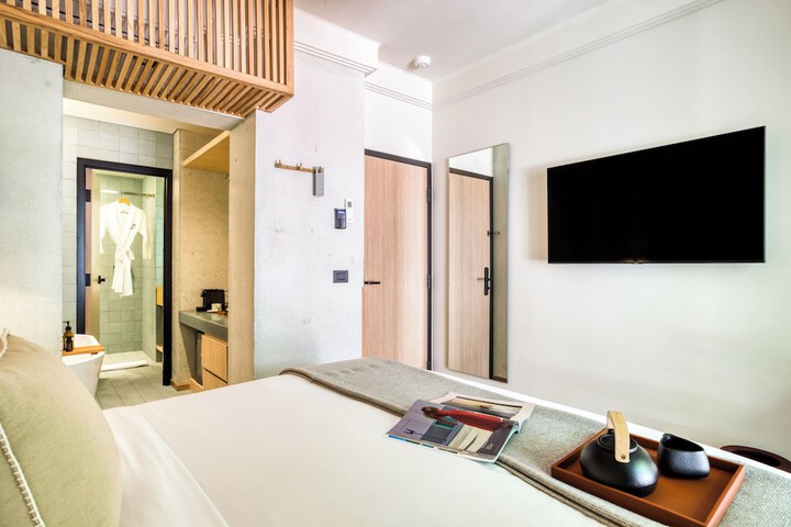 Room 38 of 120